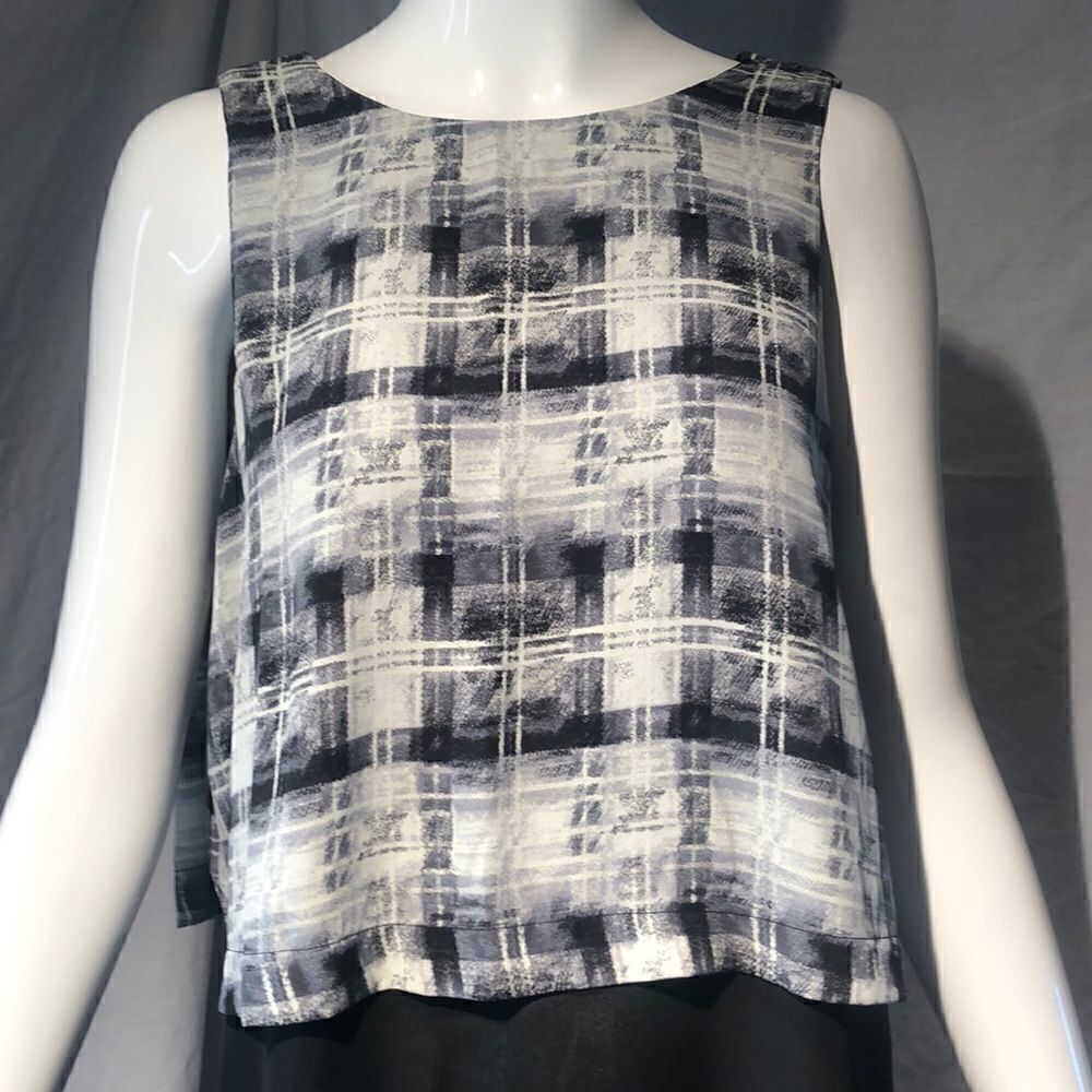 Le Lis Tunic - Picture 2 of 8